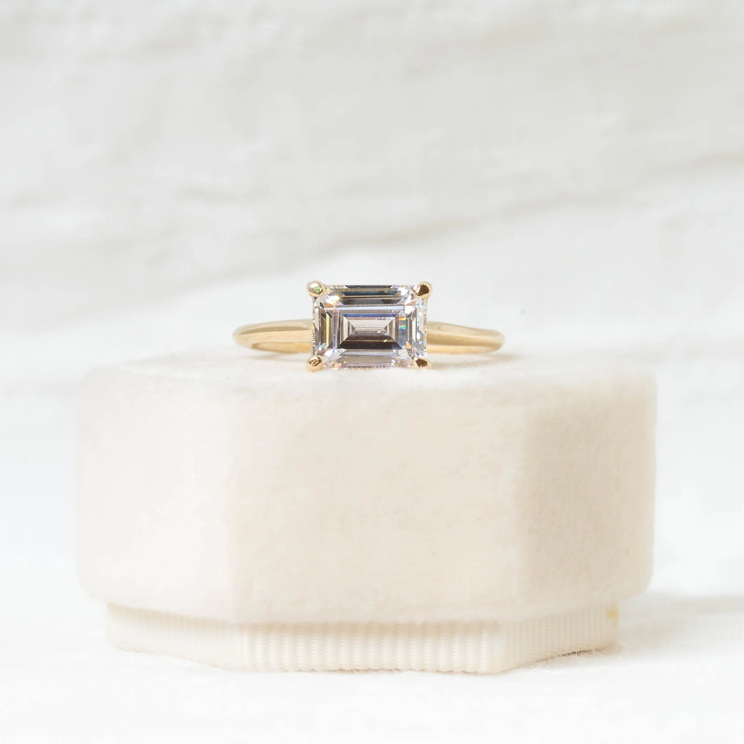 14ky Emerald East-West Petite Diamond Ring