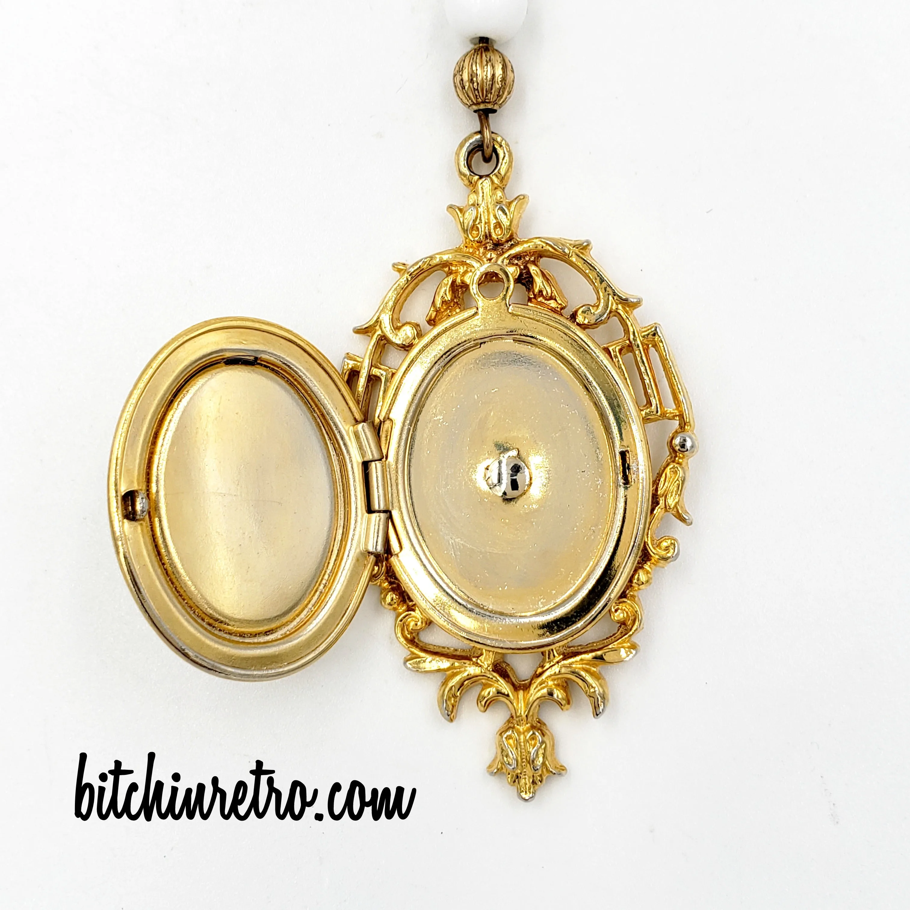 Arthur Pepper ART Vintage Locket Necklace With Victorian Style