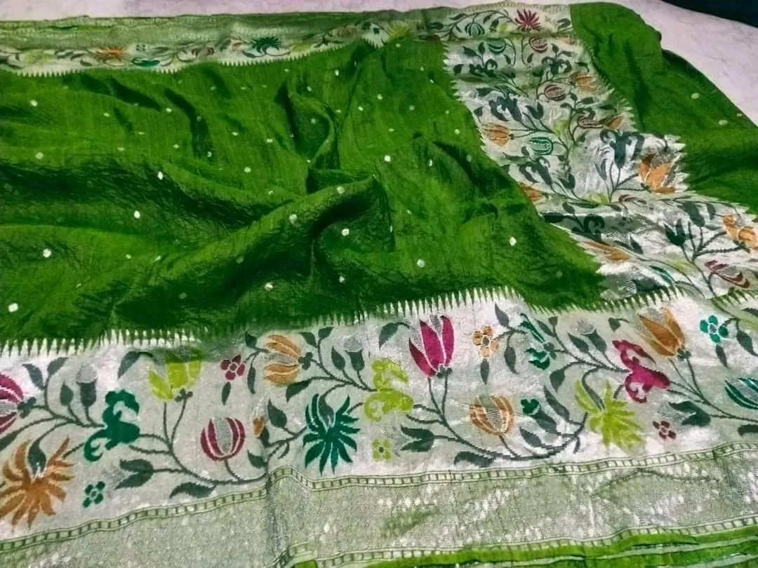 Banarasi Silk Saree with meenakari  border and Zari booti
