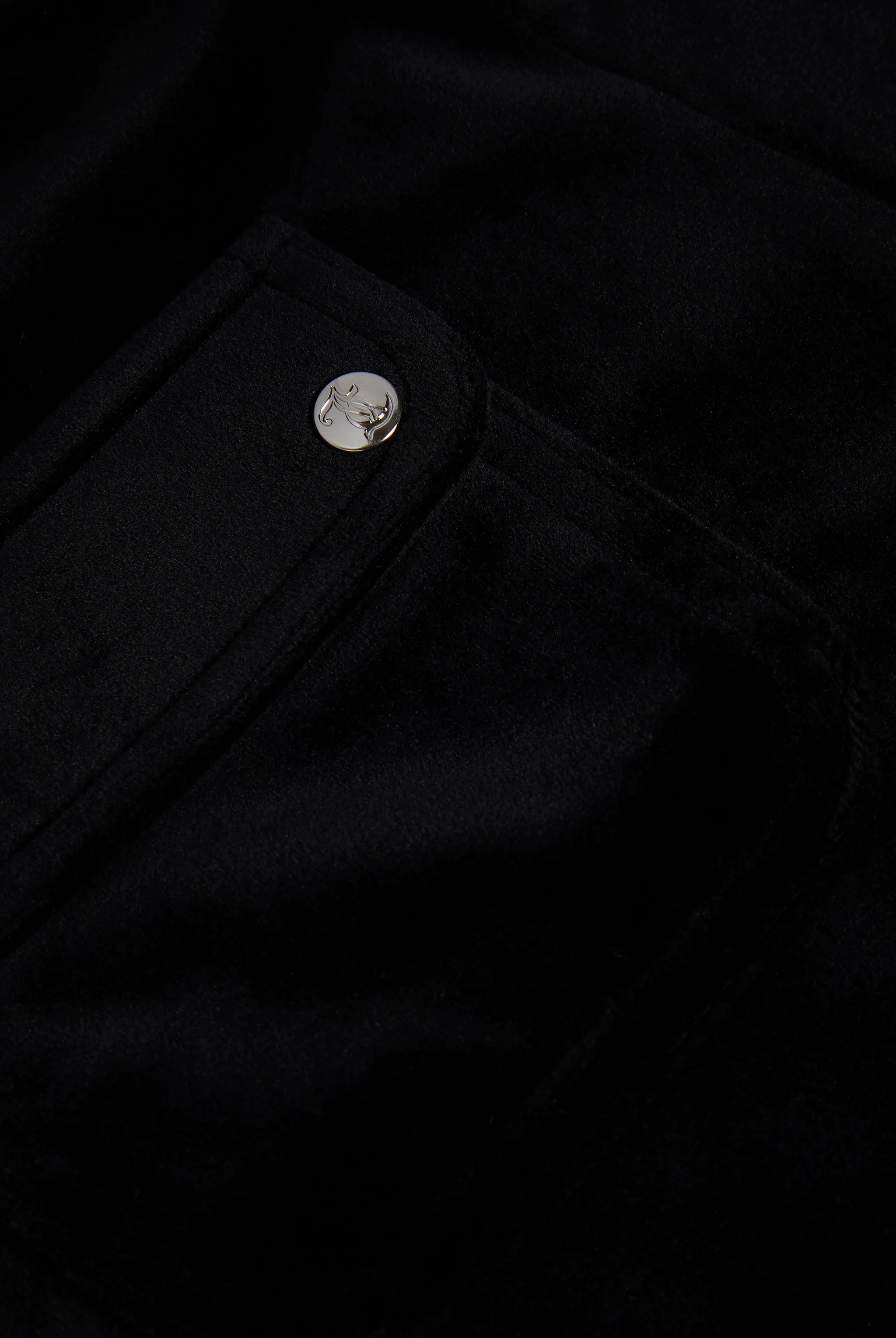 BLACK CLASSIC VELOUR TRACK SHORT WITH BACK POCKET