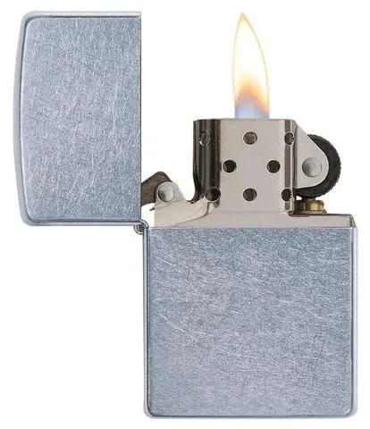 Classic street chrome™ Zippo lighter (fuel NOT included)