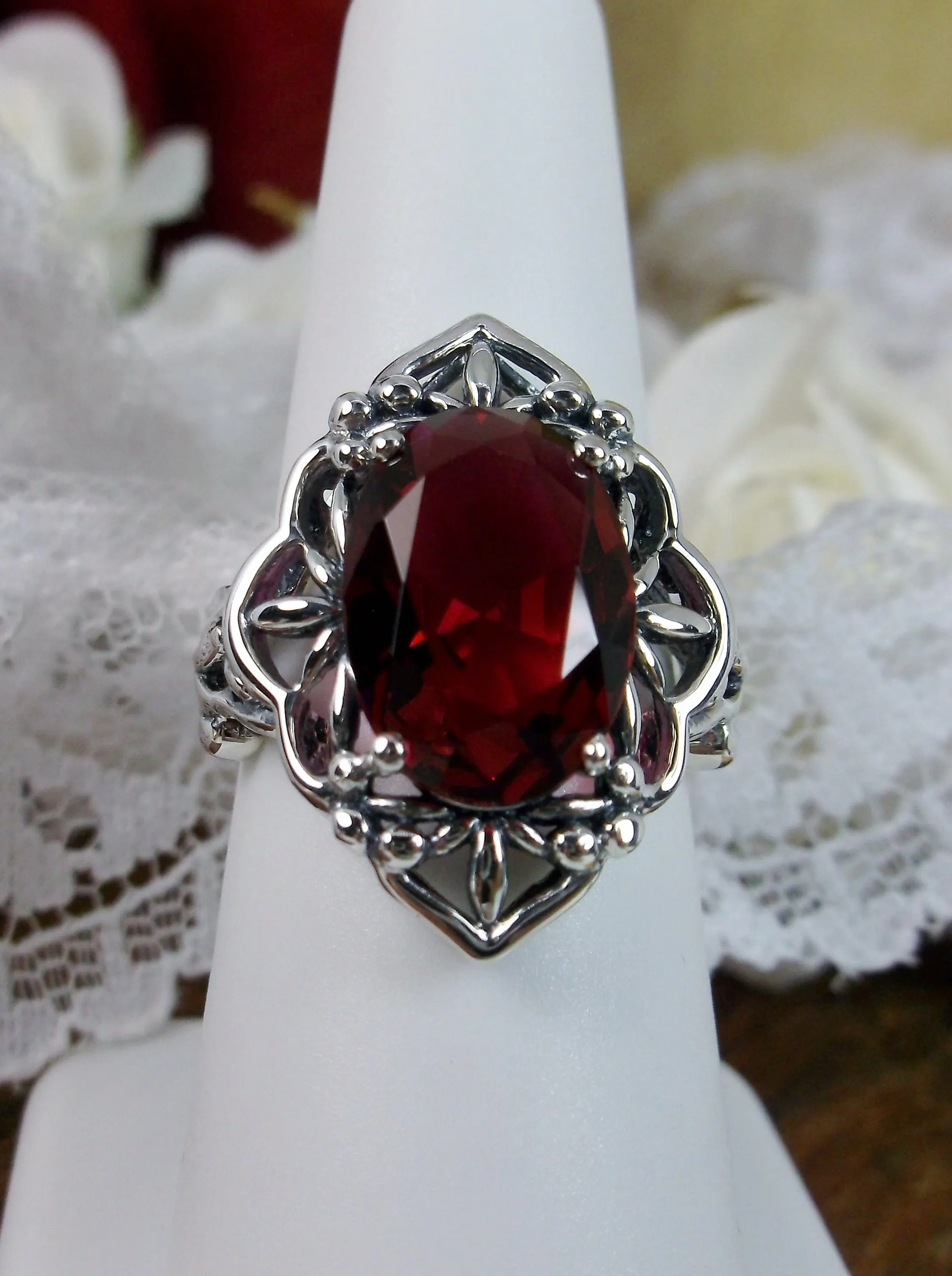 D98, Natural Gem Oval Mesh Ring, Gothic Filigree Ring - Vintage Jewelry D98