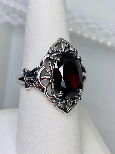D98, Natural Gem Oval Mesh Ring, Gothic Filigree Ring - Vintage Jewelry D98