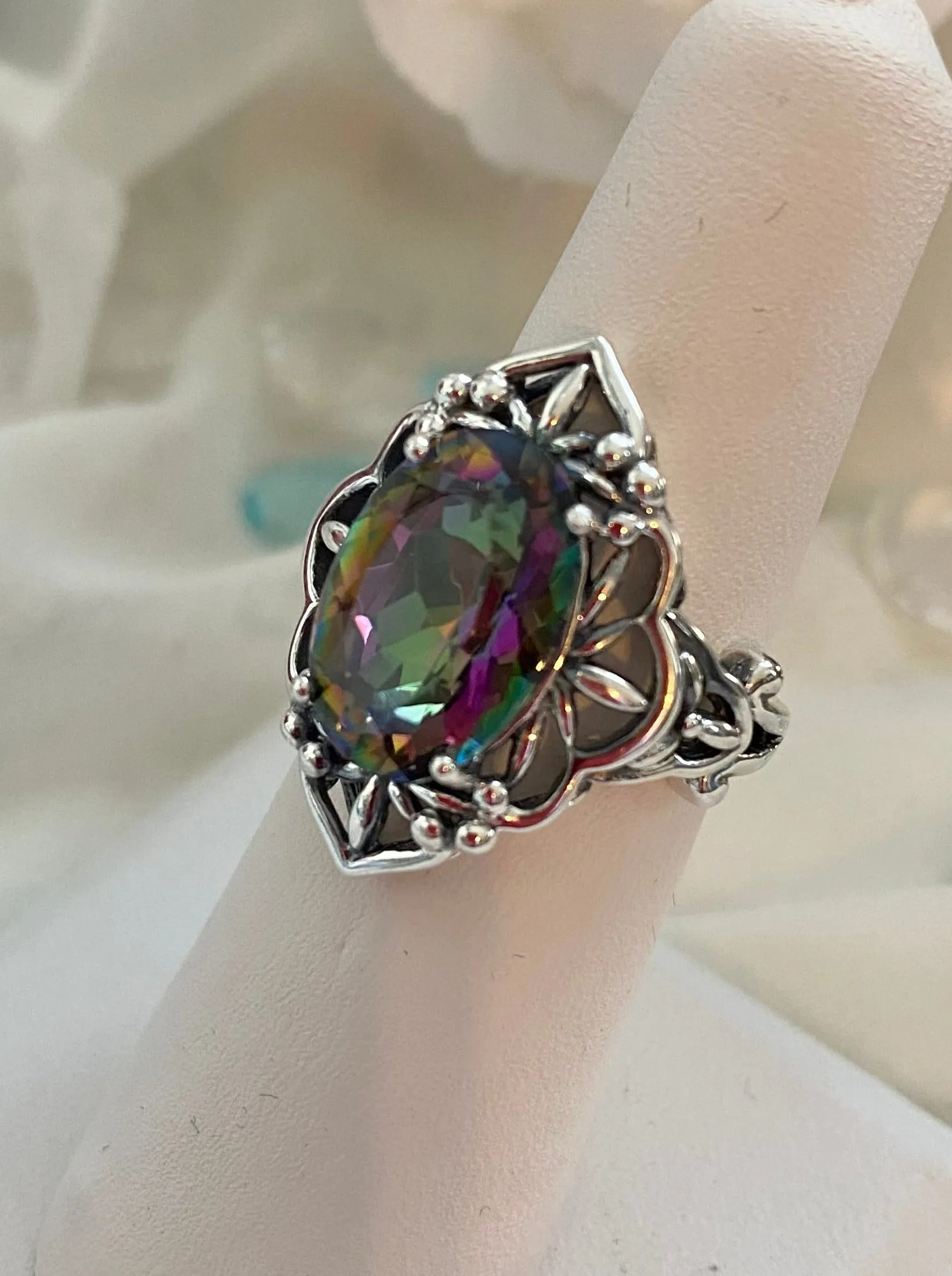 D98, Natural Gem Oval Mesh Ring, Gothic Filigree Ring - Vintage Jewelry D98