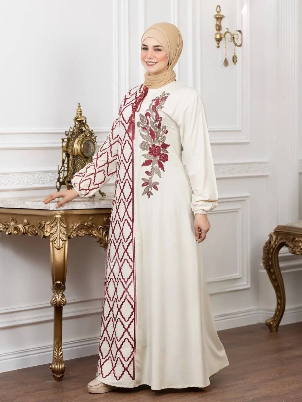 Embroidered cotton abaya