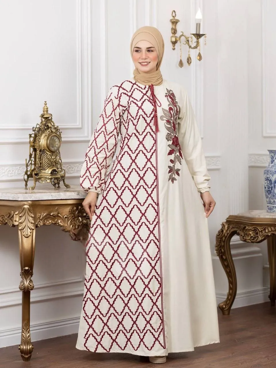 Embroidered cotton abaya