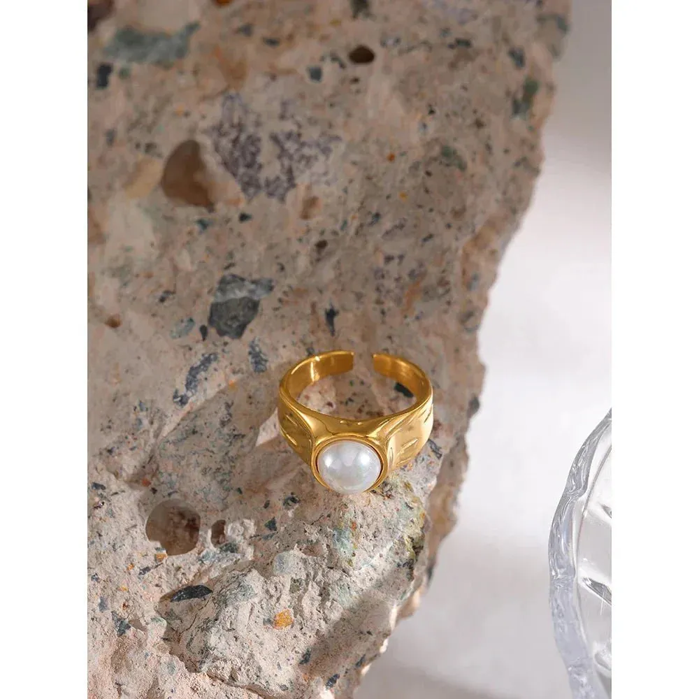 Imitation Pearls Golden Geometric Finger Ring for Women