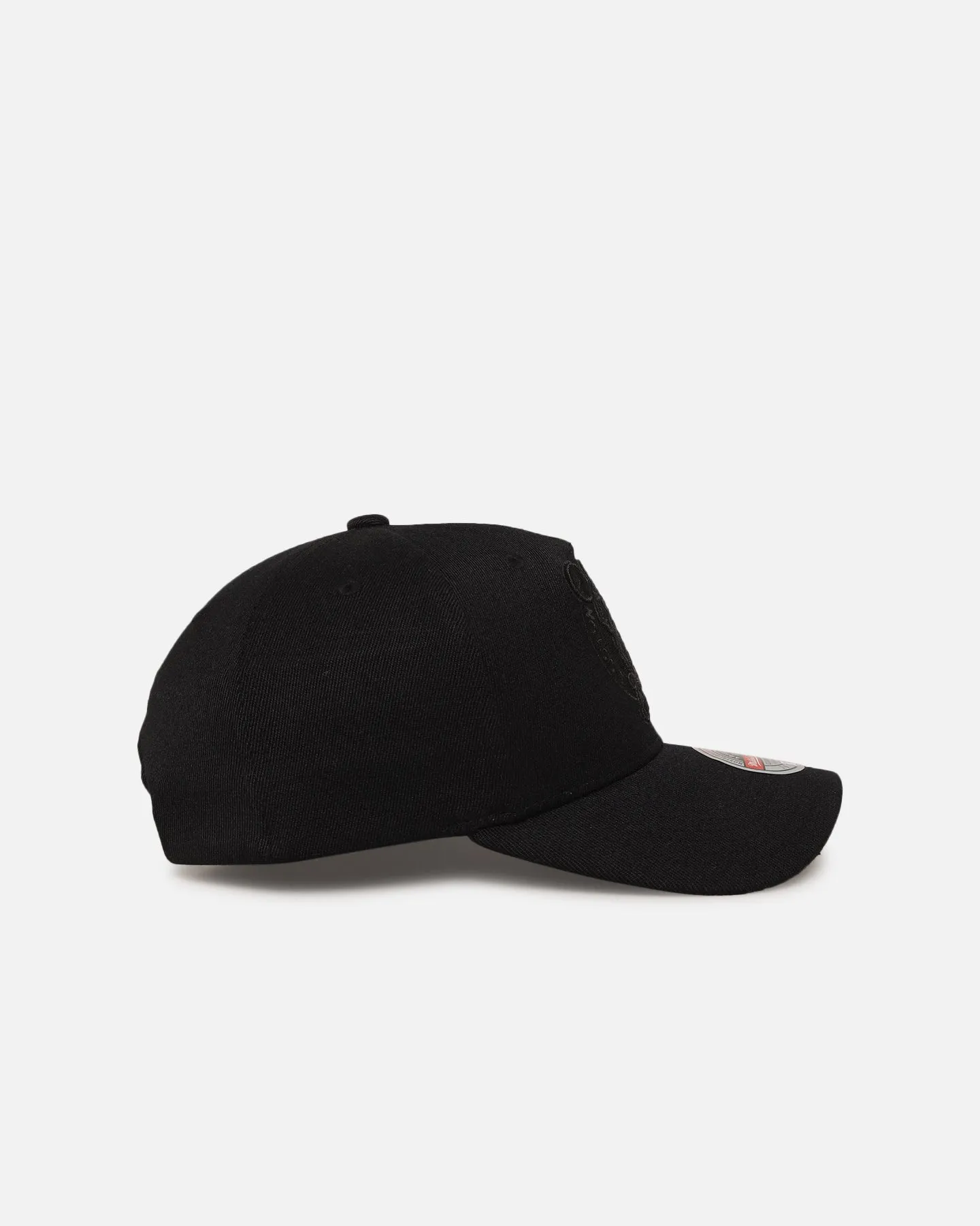 Mitchell & Ness Boston Celtics 'Triple Black Core Classic' MVP Snapback Black