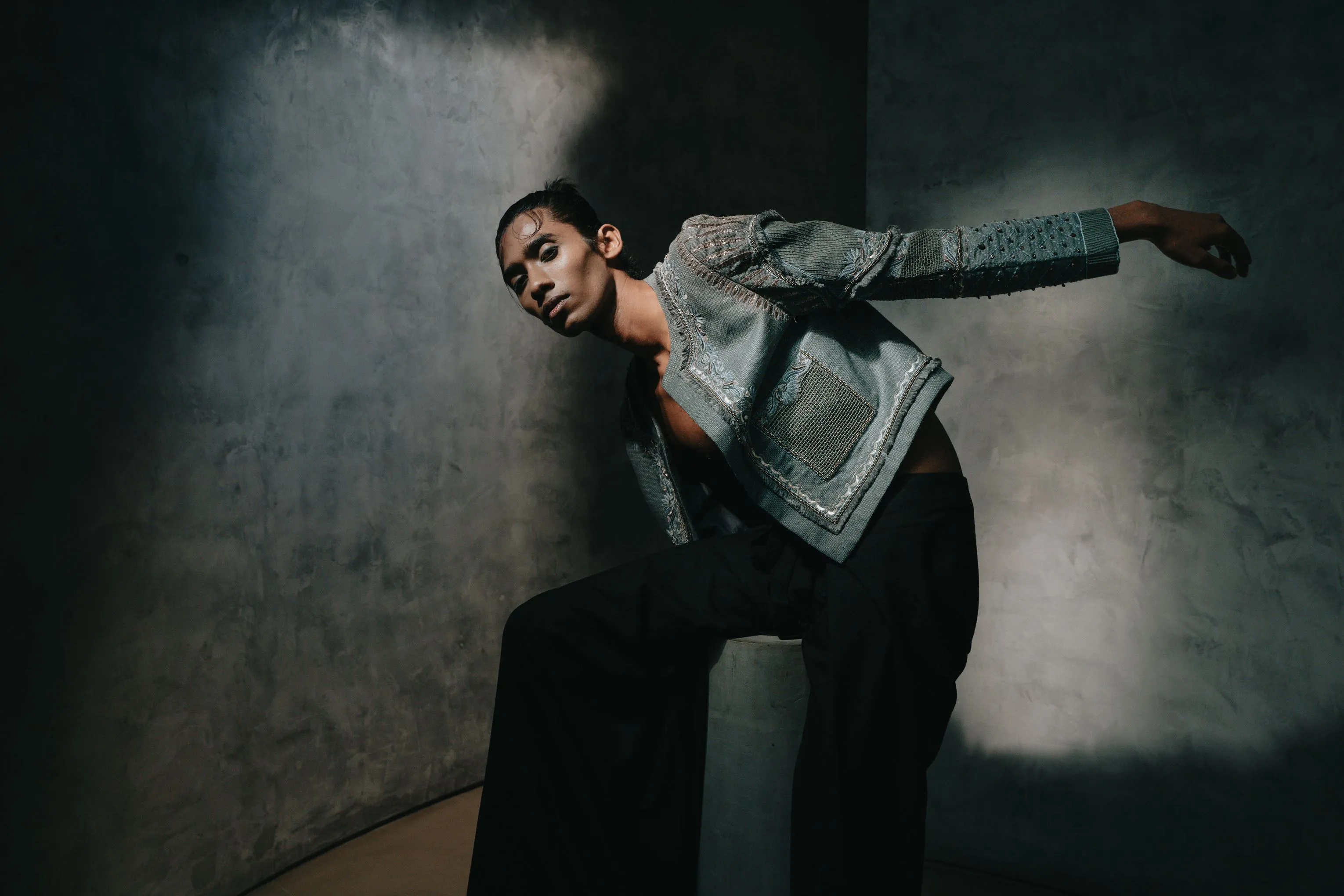 New Season Summer to Fall 2024-Limited Edition-Jacket Embroidered Linen Midnight Mist-CH2/19-Senso-Fashion Edit Hemji