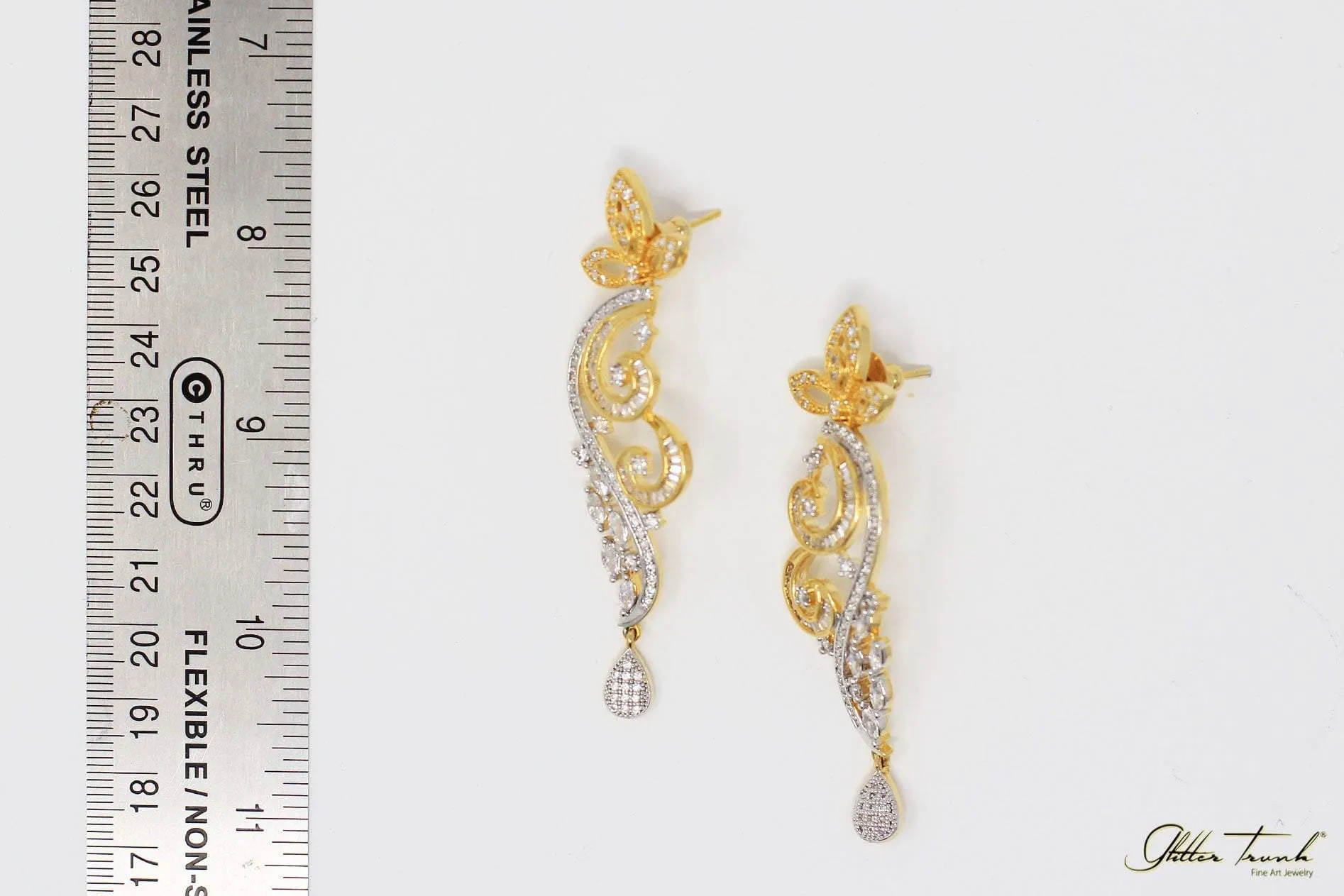 Penélope Gold and Silver Elegant Earrings