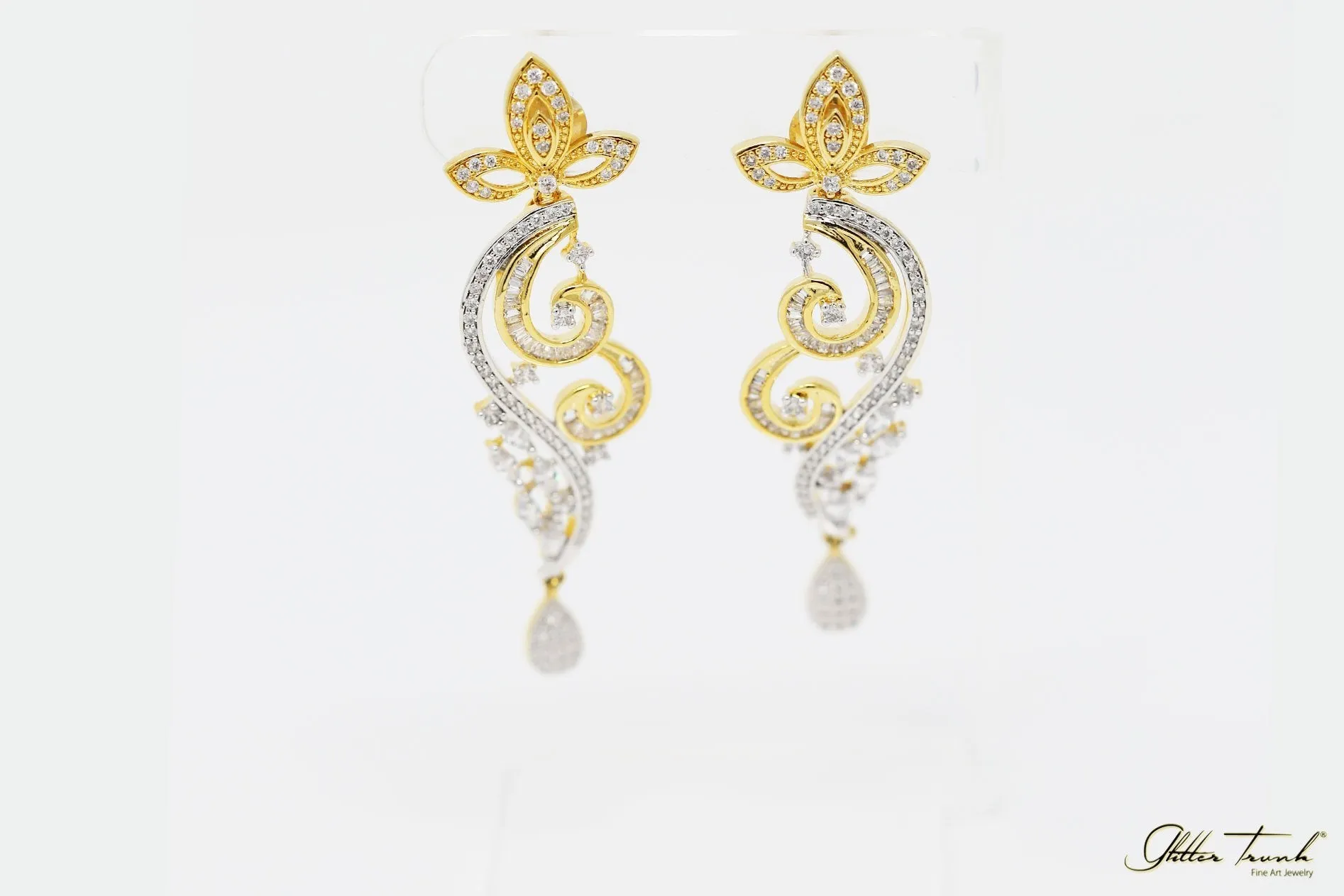 Penélope Gold and Silver Elegant Earrings