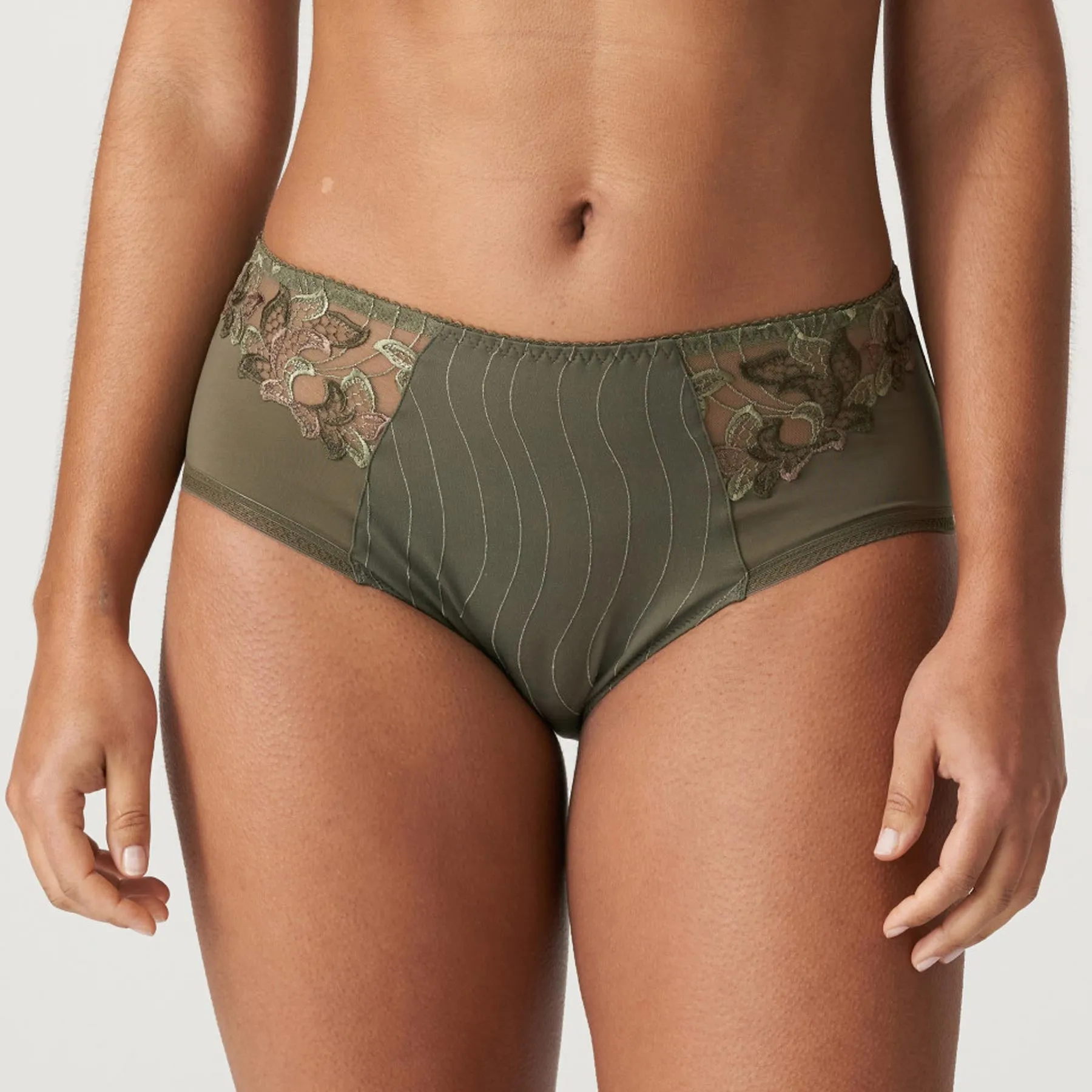 PrimaDonna Deauville Full Brief