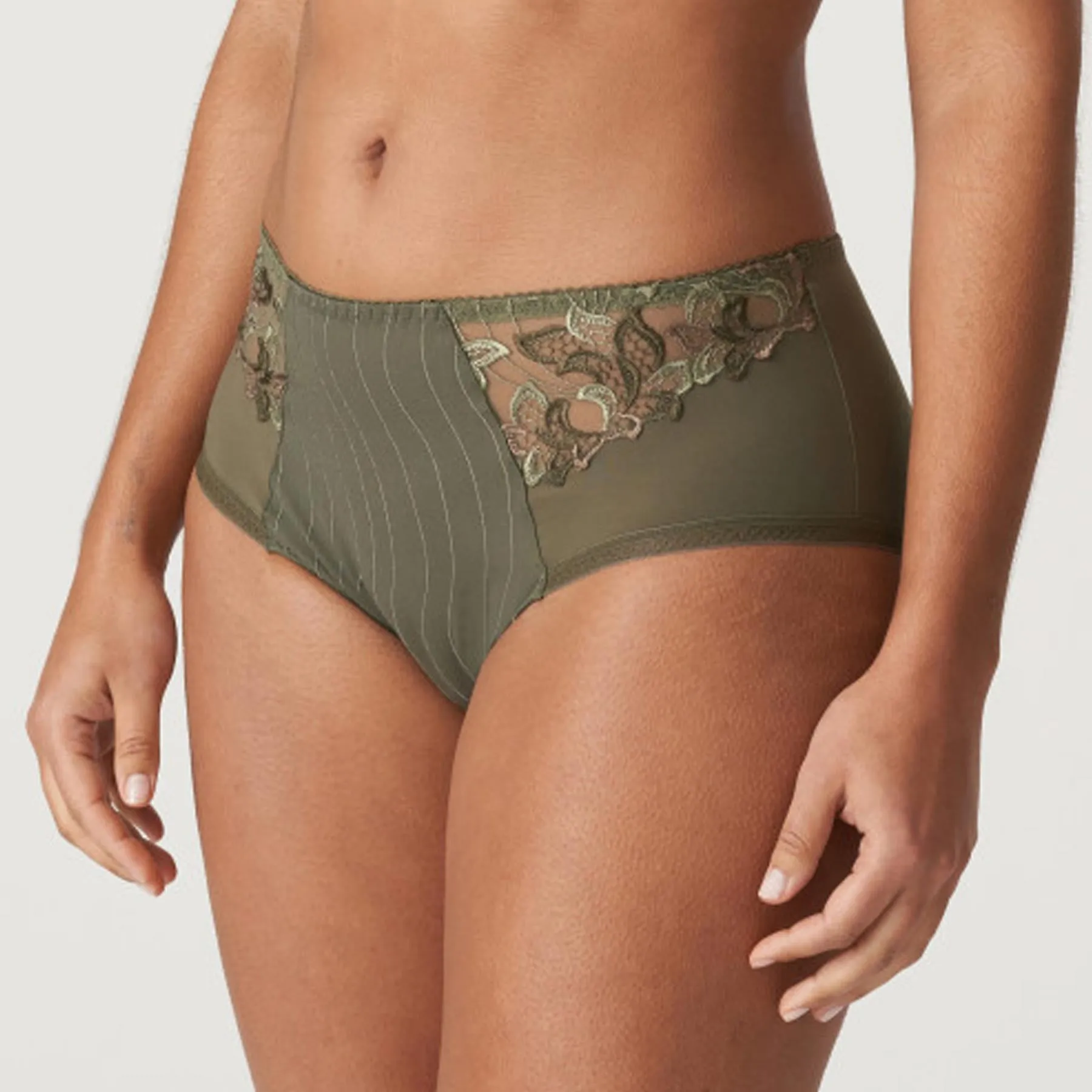 PrimaDonna Deauville Full Brief