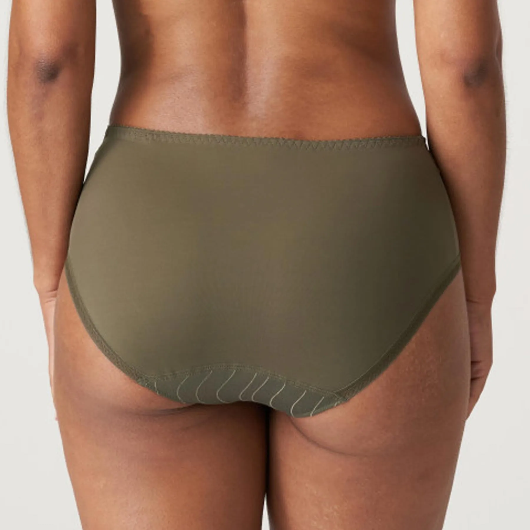PrimaDonna Deauville Full Brief