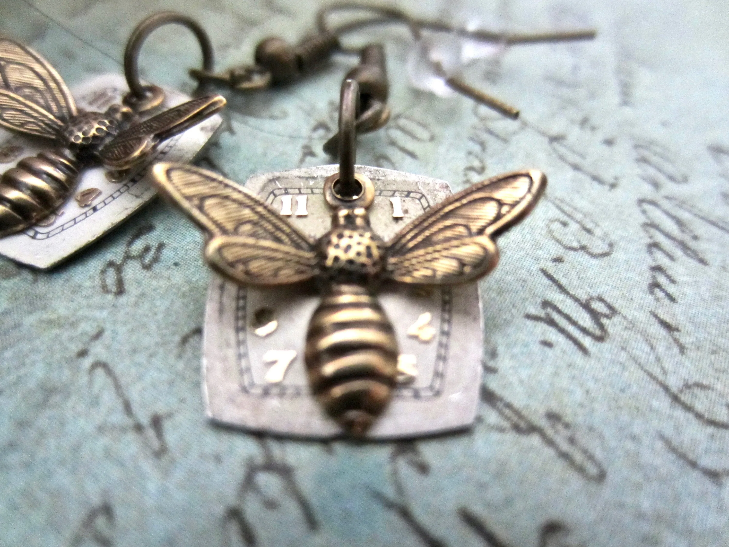 Steampunk Earrings with vintage Watch Dials, Faces Steampunk Earrings , Steampunk jewelry Bees  Birthday gift bee charms