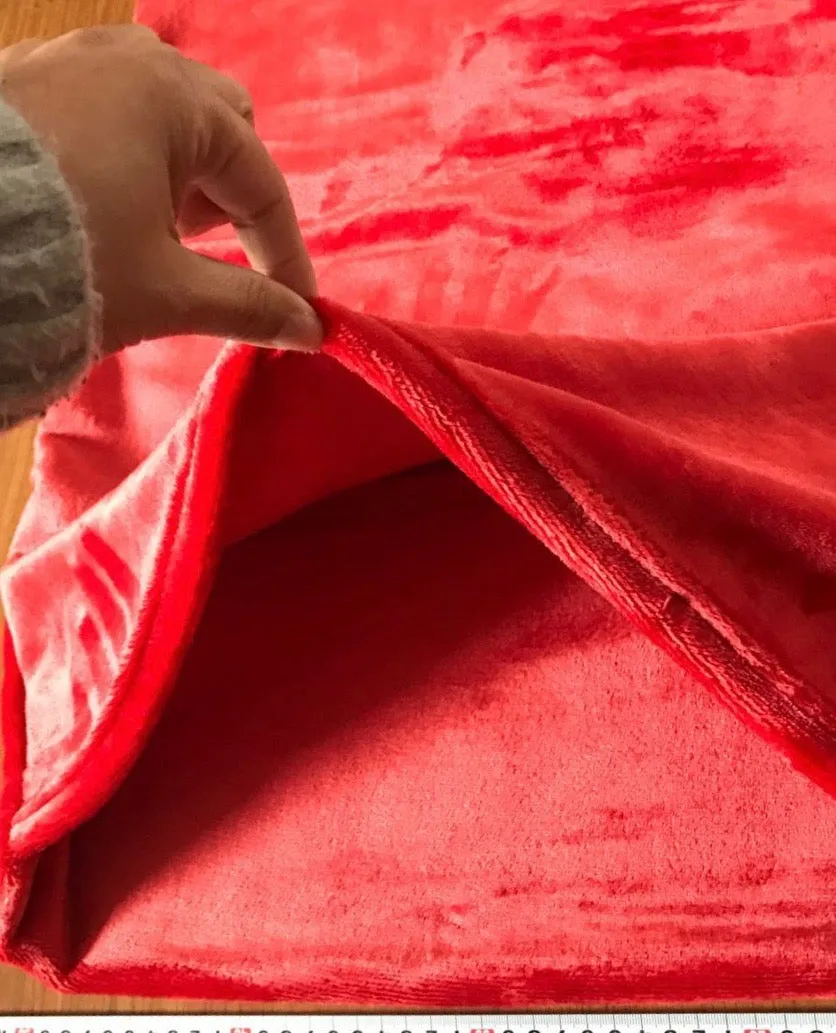 throwbee PILLOWCASE (Classic fitted) - Red