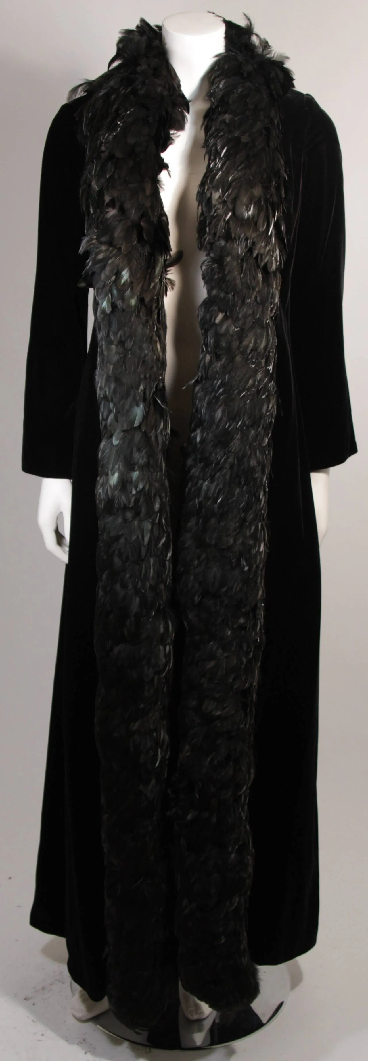 VICTORIA ROYAL Velvet Feather Trim Coat Size 8