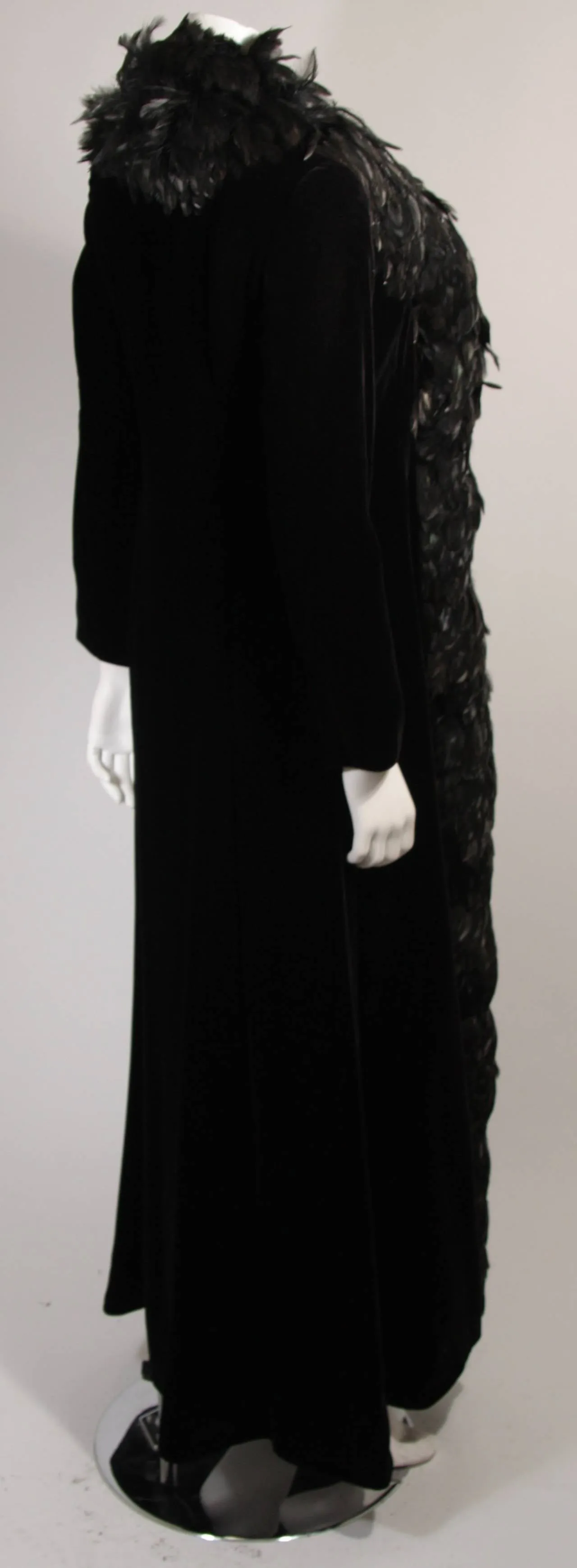 VICTORIA ROYAL Velvet Feather Trim Coat Size 8