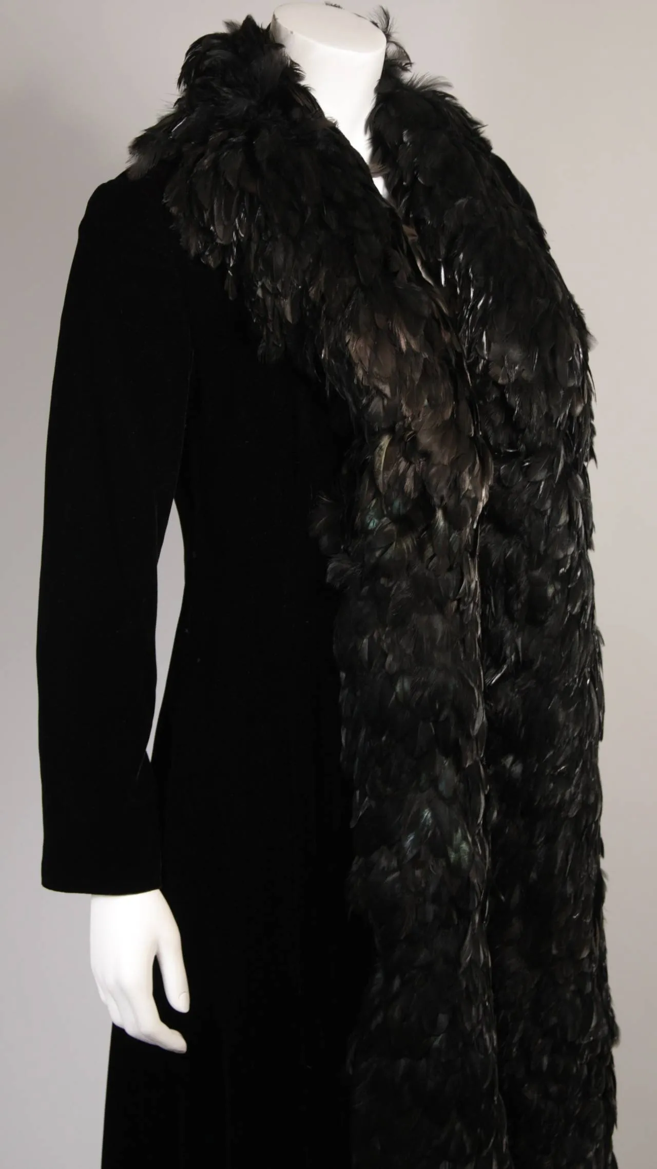 VICTORIA ROYAL Velvet Feather Trim Coat Size 8