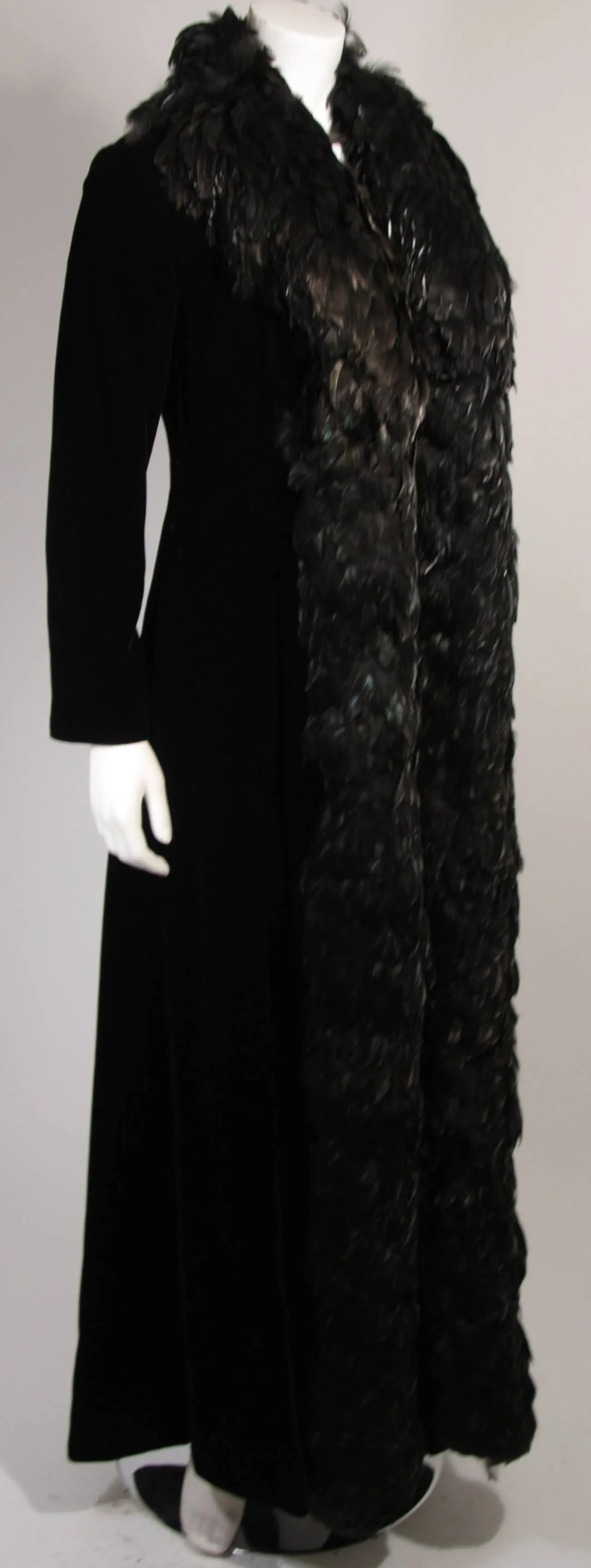 VICTORIA ROYAL Velvet Feather Trim Coat Size 8