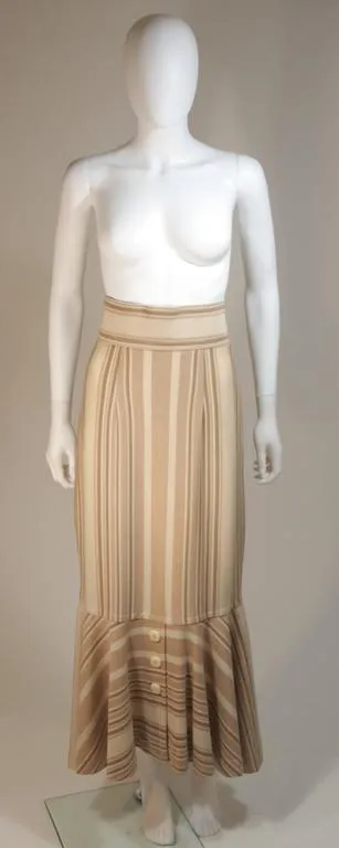 VINTAGE Circa 1960s Cream & Nude Wool Cape & Skirt Set Size 6-10