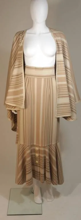 VINTAGE Circa 1960s Cream & Nude Wool Cape & Skirt Set Size 6-10