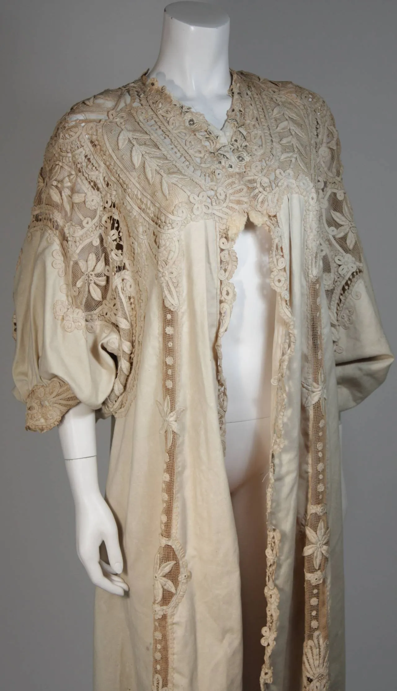 VINTAGE Lace Coat with Bell Sleeve Detail