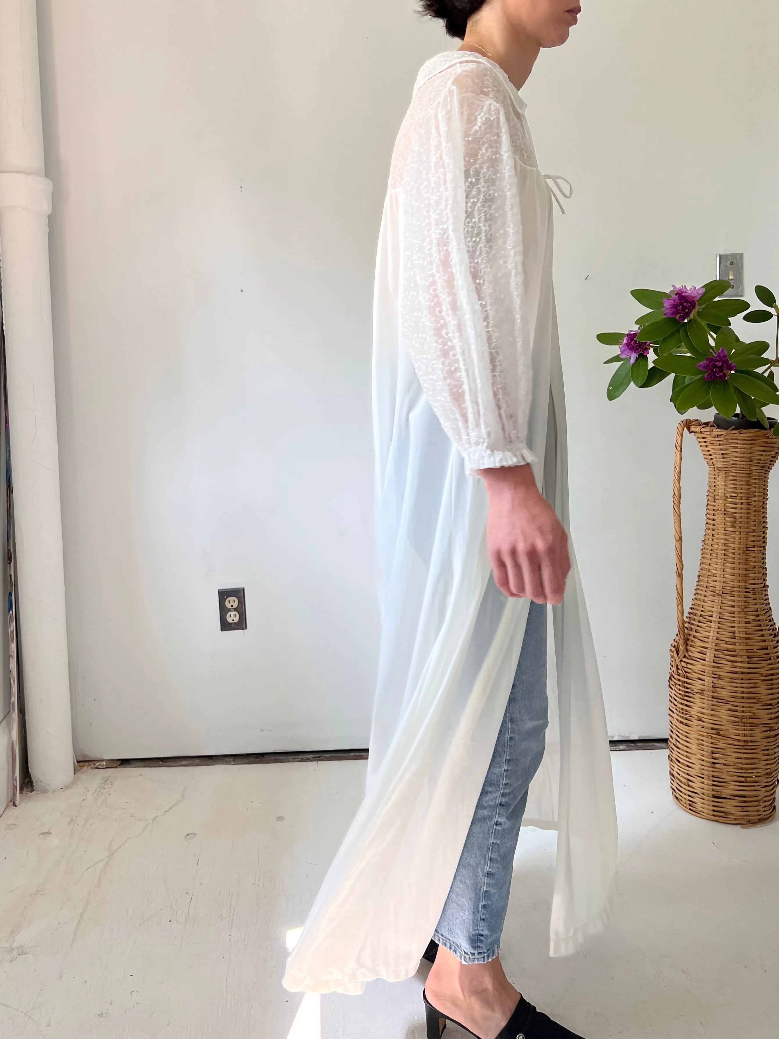White Pegnoir Robe